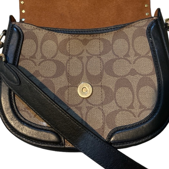 Coach Georgie Sagglebag In Signature Canvas C3593 - Picture 14 of 16